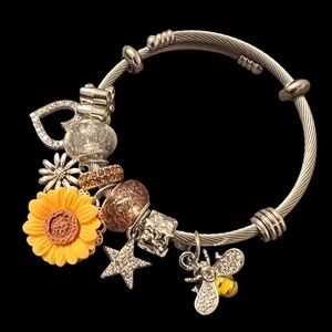 Sunflower started flower heart boho bracelet NWT